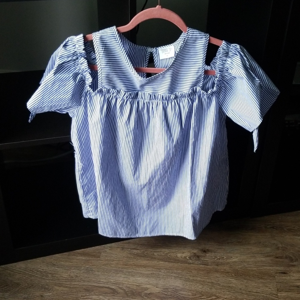 Cold shoulder , stripe shirt